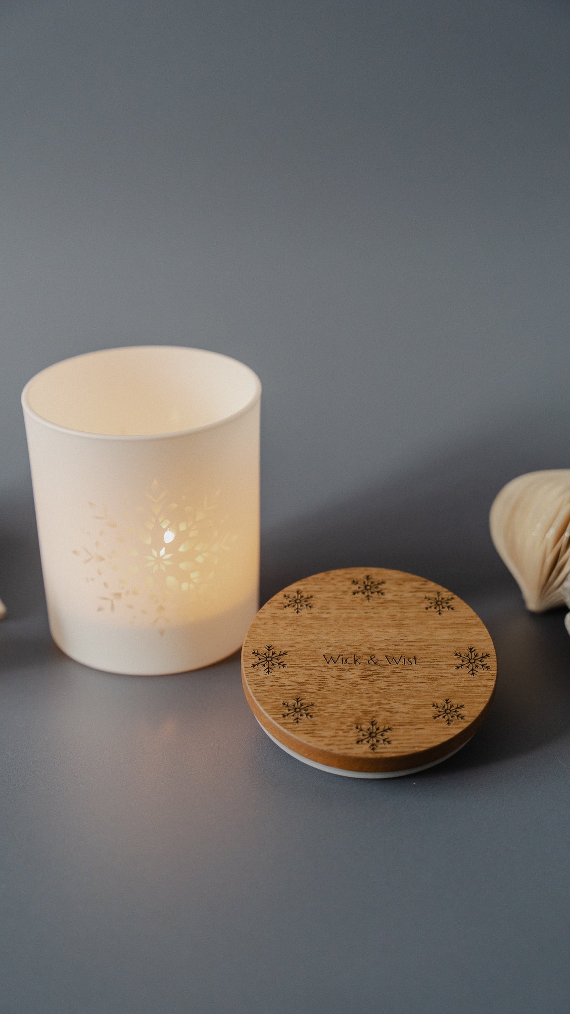 White Snowflake Christmas Edition Luxury Candle