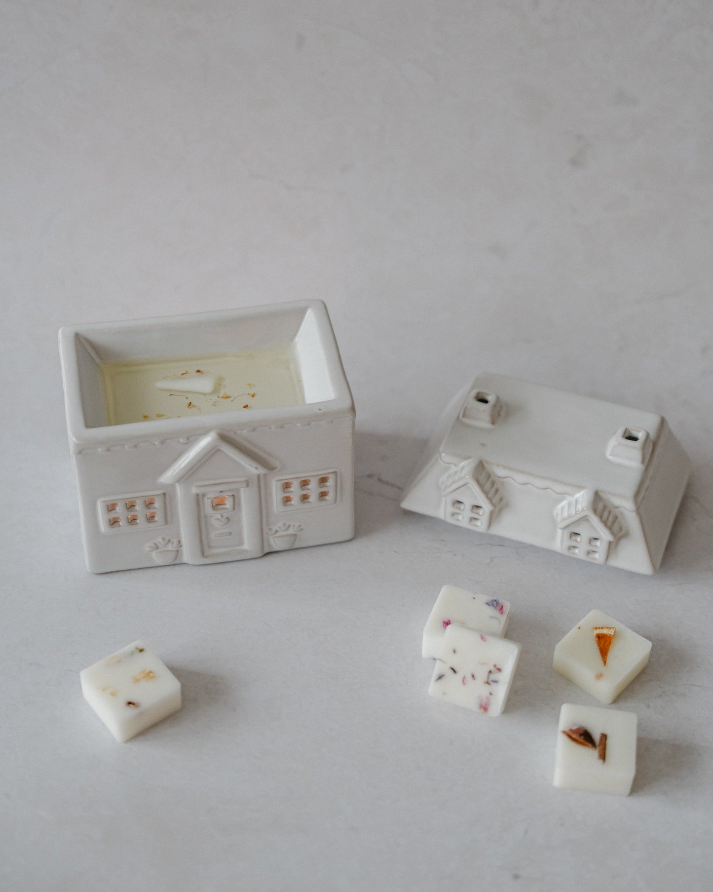 Rustic House Wax Melt Burner - Wick & Wist