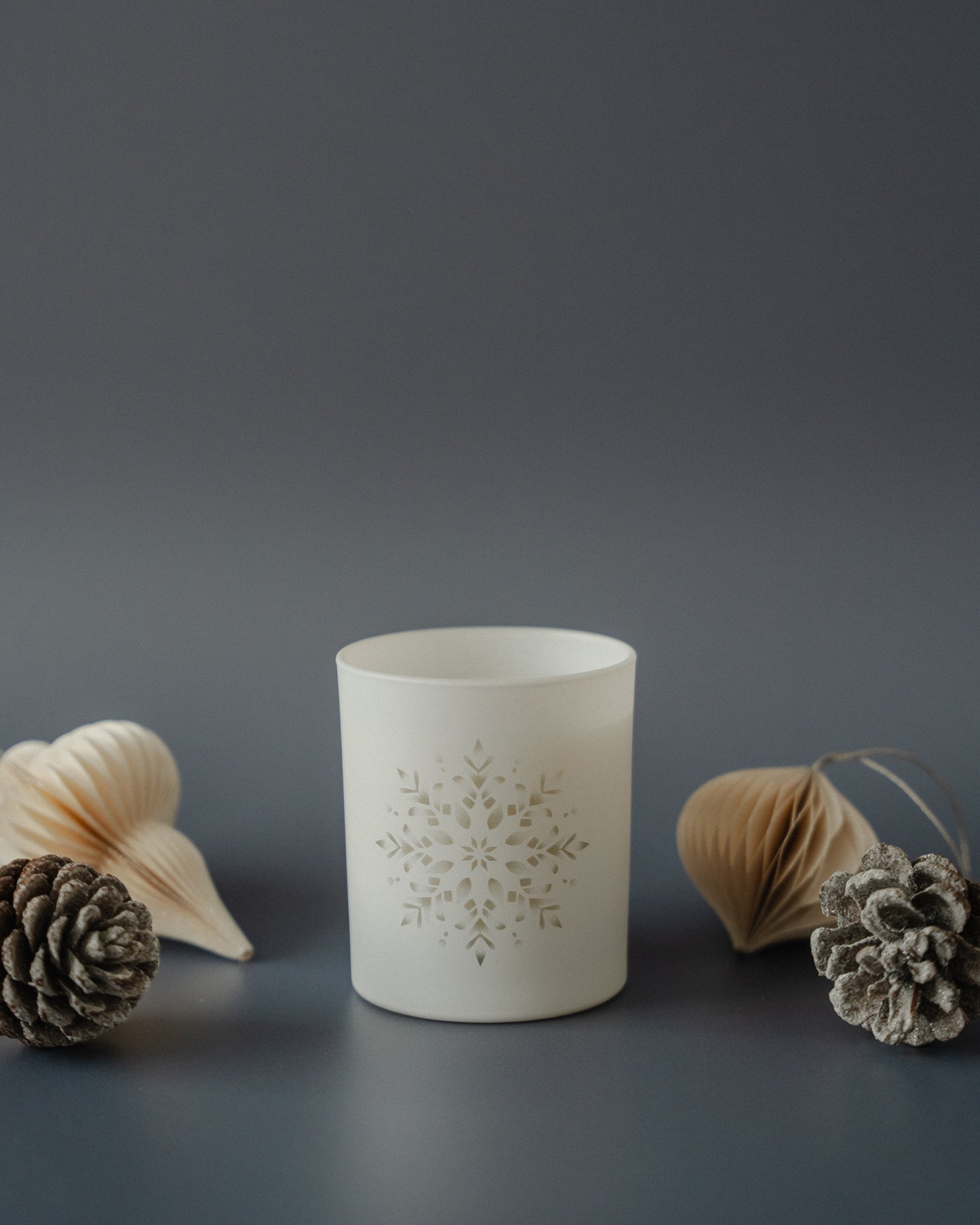 White Snowflake Christmas Edition Luxury Candle