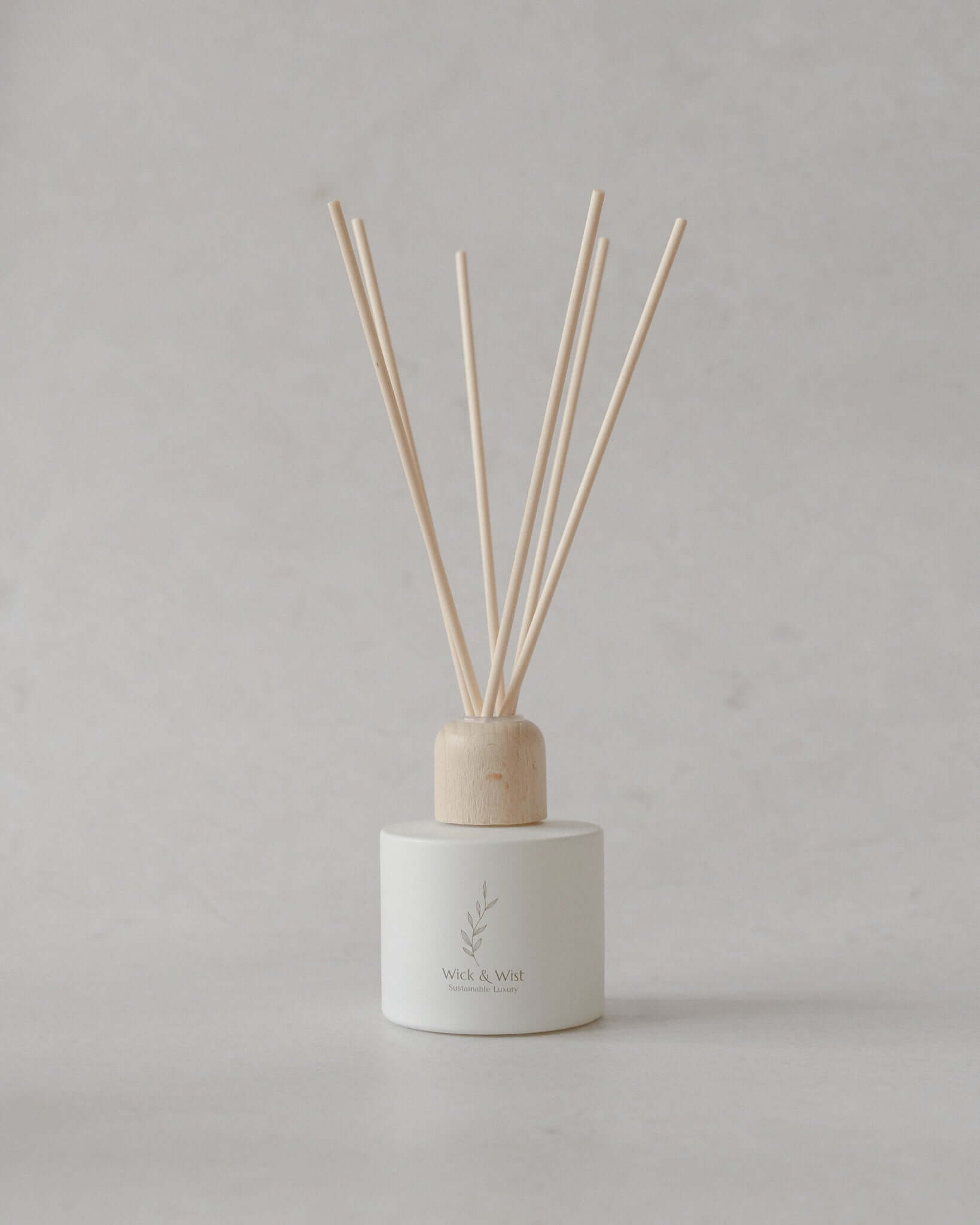 No. 13 Wild Raspberry & Peppercorn Reed Diffuser - Wick & Wist