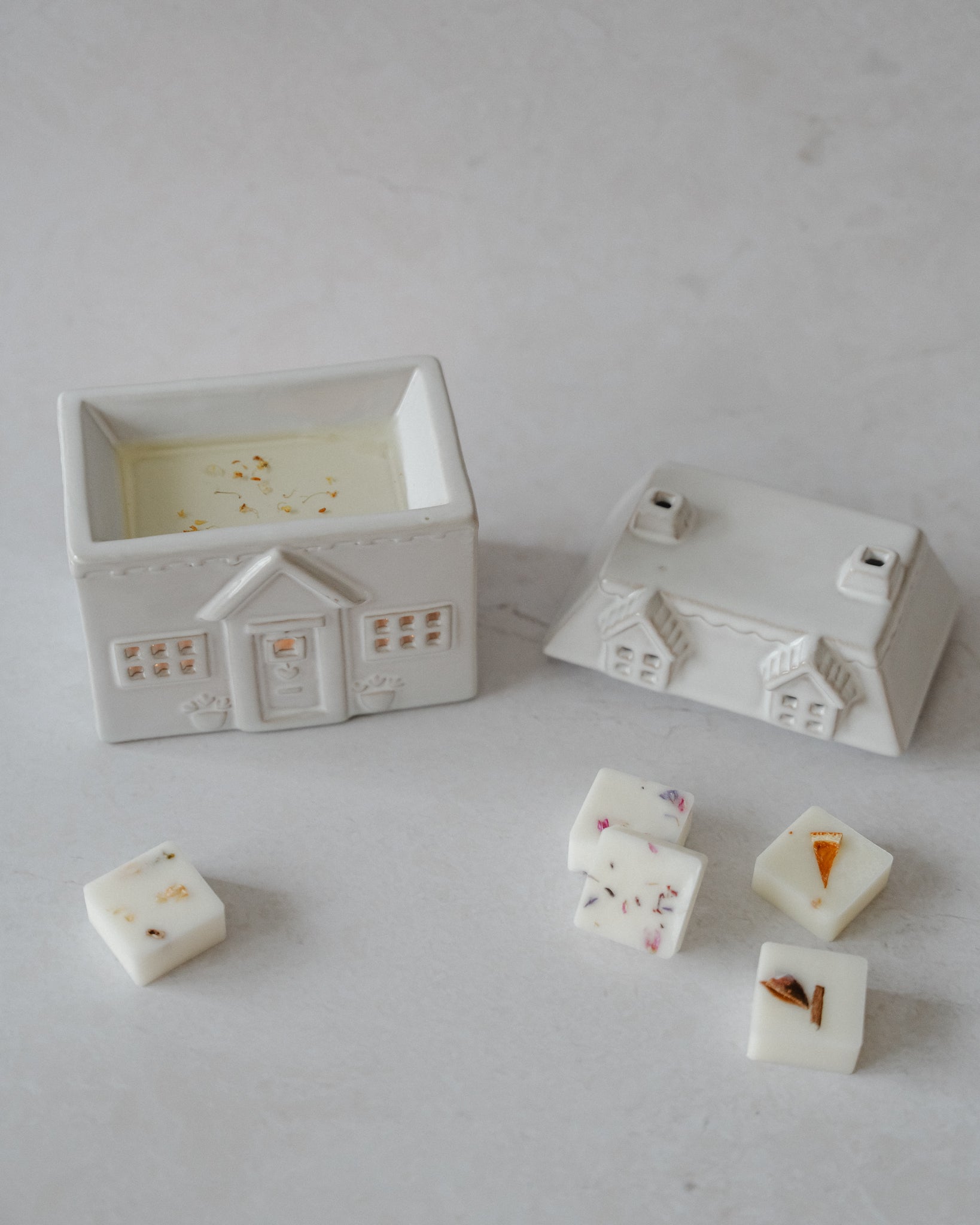 Rustic House Wax Melt Burner - Wick & Wist