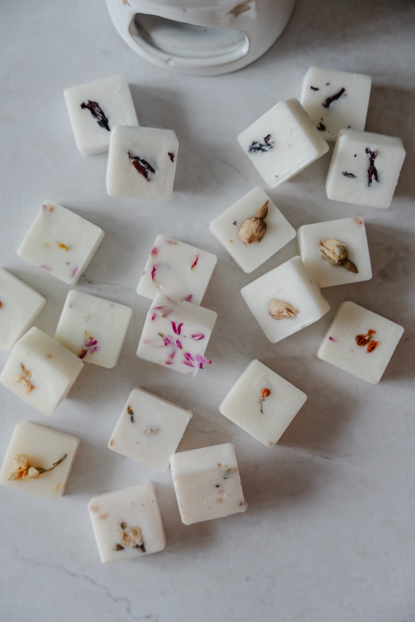 Signature Fragrance Botanical Wax Melts - Wick & Wist